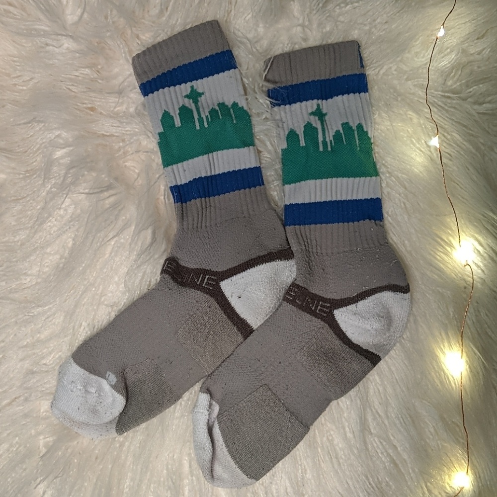 Grey Seattle Skyline Socks